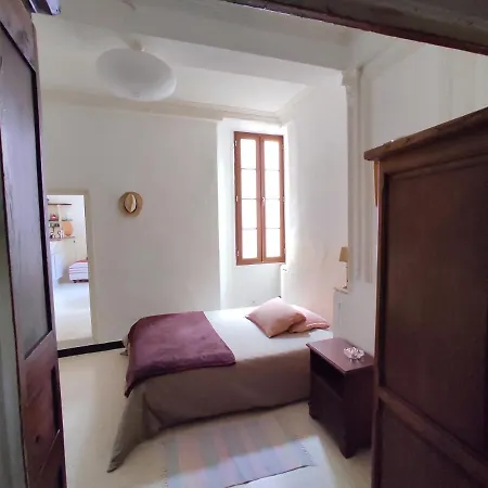 Logis Dans La Catiche De Loutre, Maison Medievale Apartment *
